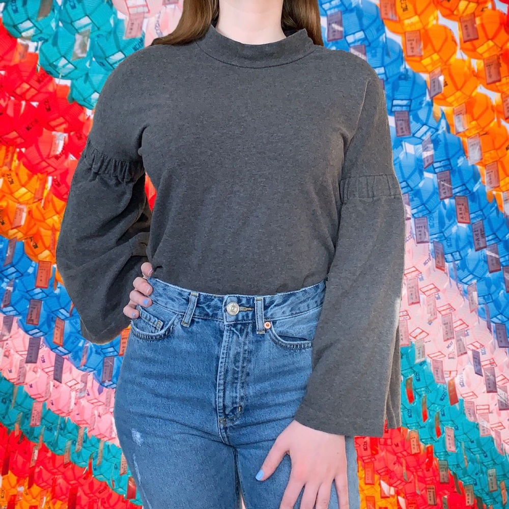 Gray light-weight sweater with bell sleeves